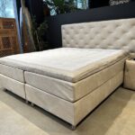 Betten-Boxspring-Bettkasten-Stoff-Metall-Licht-Holz-Bossanova-Casaambiente-bochum