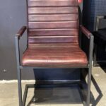 Armlehner-Einzelstueck-Holz-Stuhl-Sale-23-Sitzmoebel-casaambiente-bochum