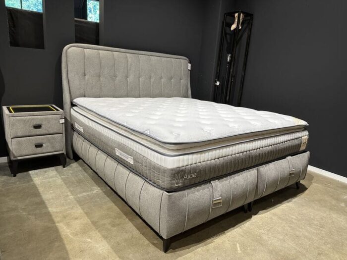 Betten-Boxspring-Stoff-Metall-Licht-Holz-Arcadia-Casaambiente-Bochum BettenBoxspringStoffMetallLichtHolzArcadiaCasaambienteBochum